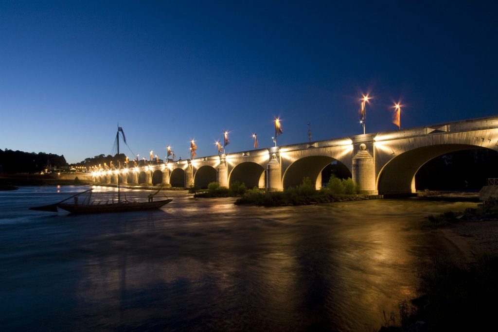 Tours-Pont-Wilson-nuit