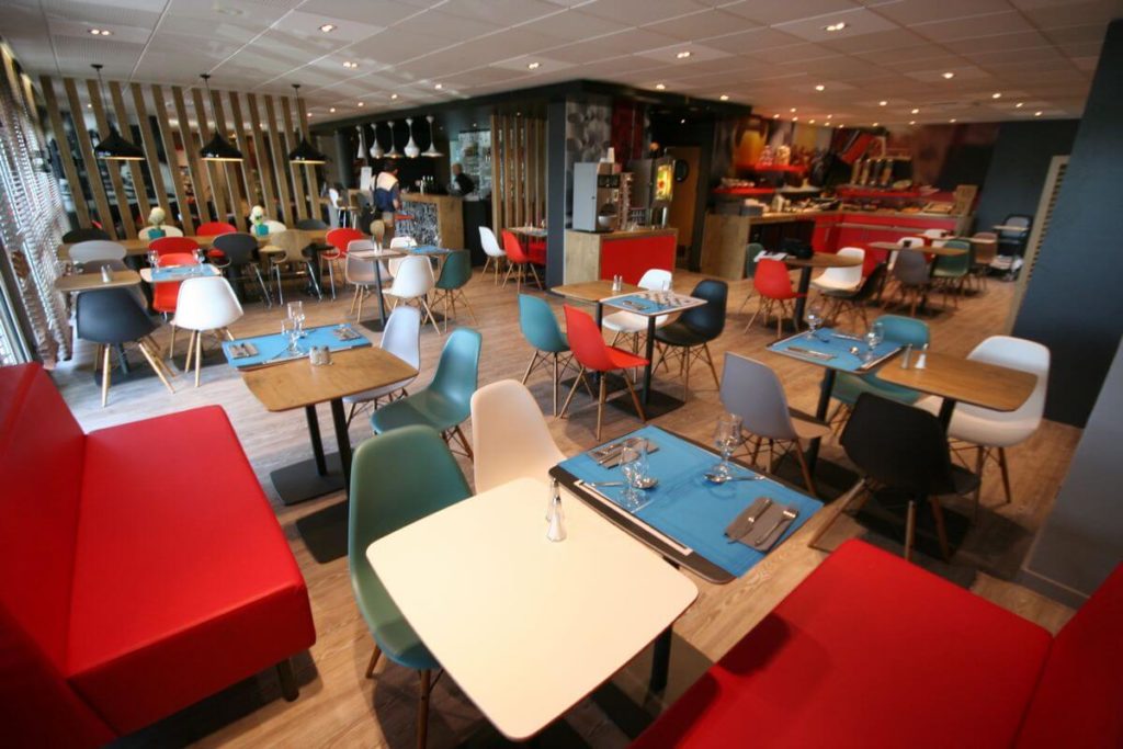 hotel-ibis-saint-malo-la-madeleine-salle-restaurant-petit-dejeuner