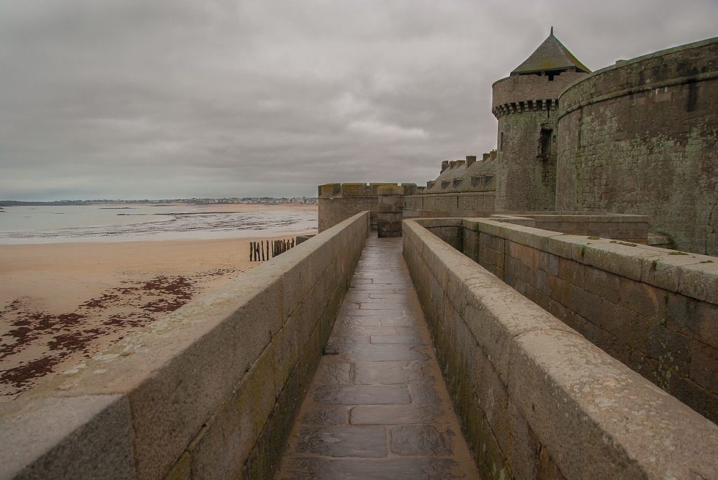 saint-malo-chateau-rempart