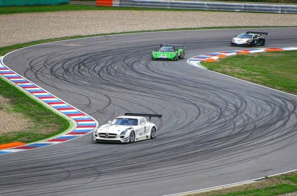 piloter une voiture de course